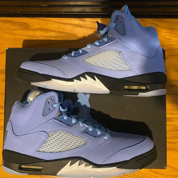 Size: 11 Jordan 5 Retro University Blues - Picture 3 of 9